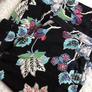 J Jill Wearever Collection Full- Leg Cropped floral pants, XS/small